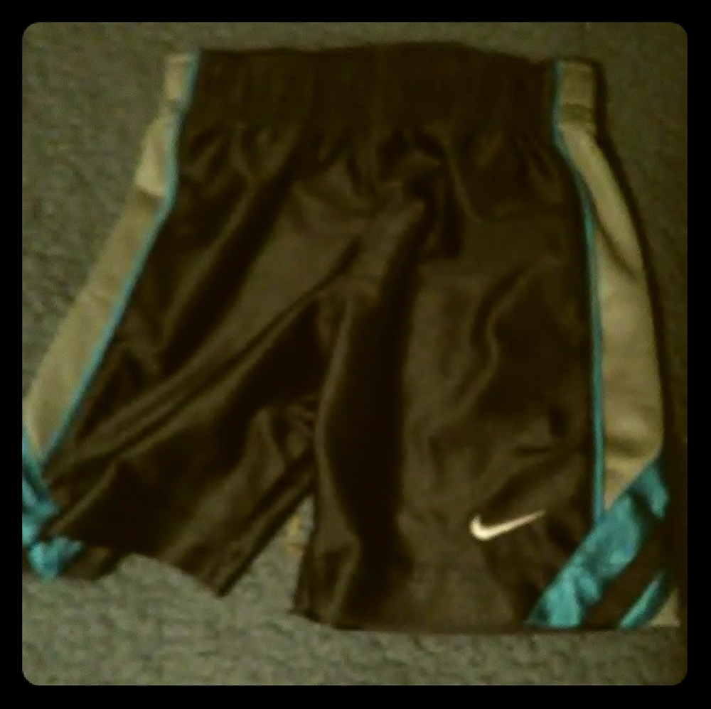 *NWOT* Boys Nike Basketball Shorts